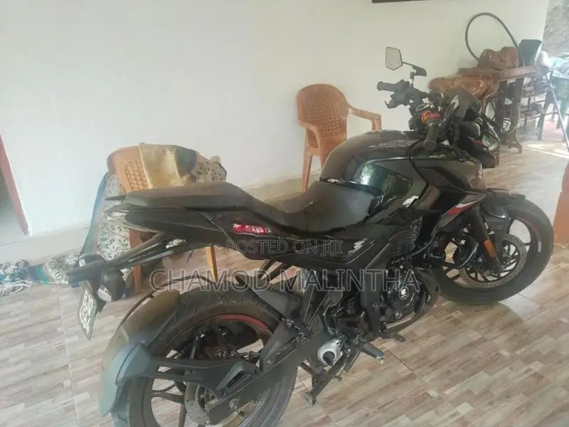 Bajaj Pulsar N160 2025