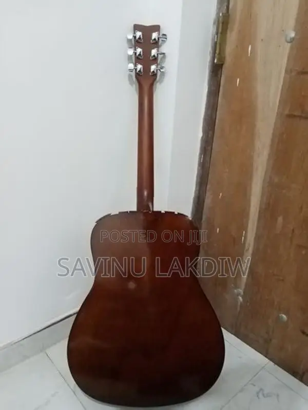 Yamaha Box Guitar