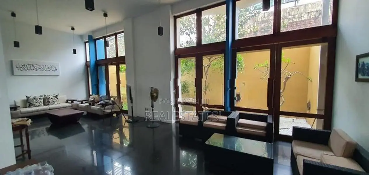 Modern 5-Bedroom House for Rent – Saranankara Road