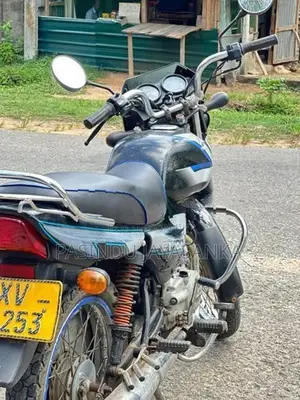 Bajaj CT100 2011