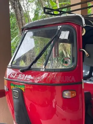 Bajaj RE 2001