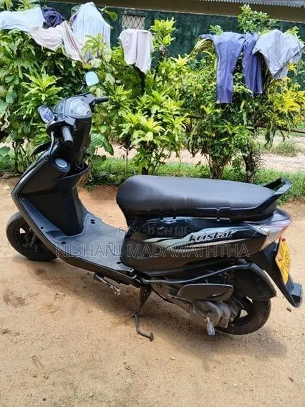 Bajaj Kristal 2009