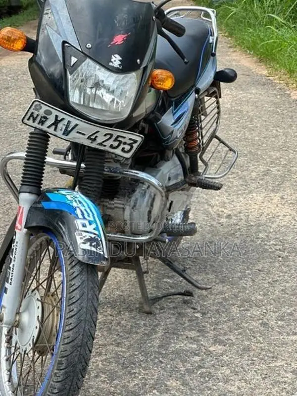 Bajaj CT100 2011