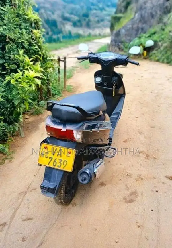 Bajaj Kristal 2009