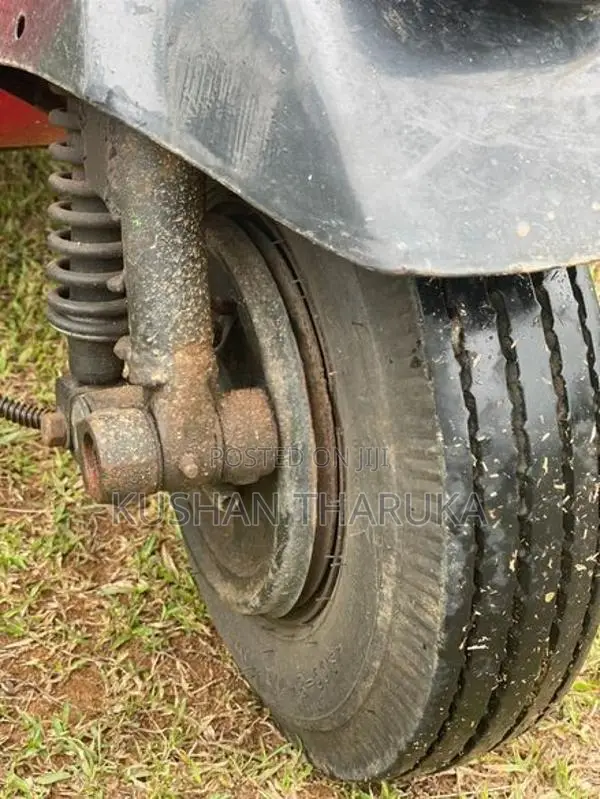 Bajaj RE 2001