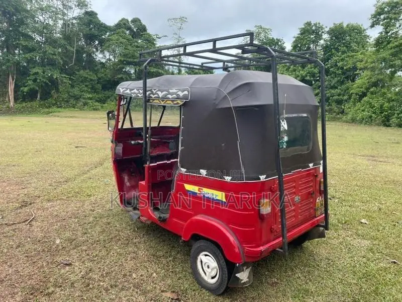 Bajaj RE 2001