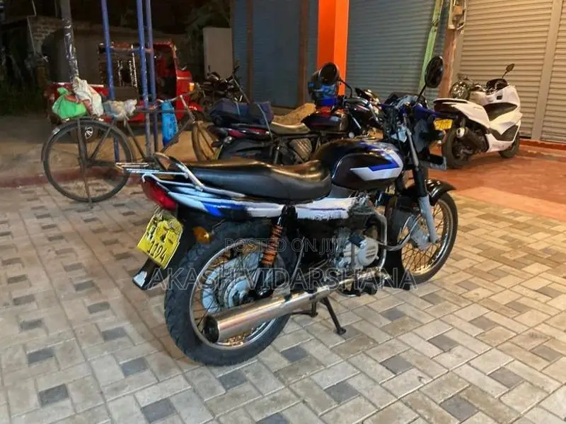 Bajaj CT100 2010