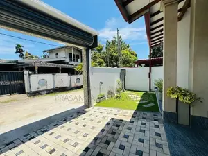 Spacious House Sale in Piliyandala