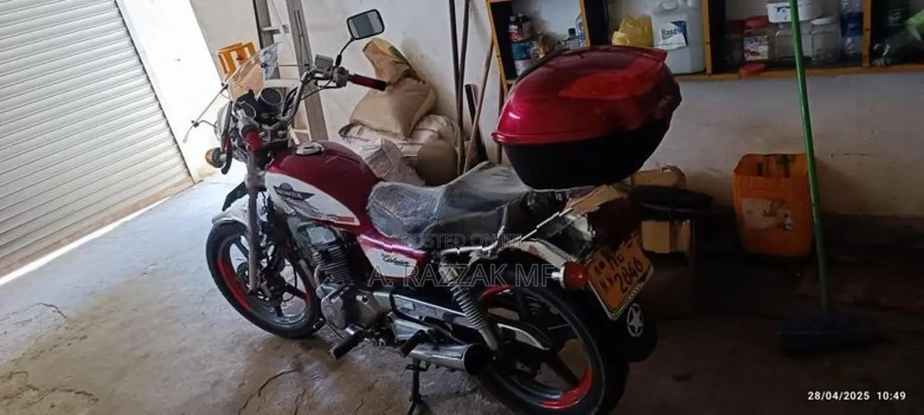 Honda CM Custom 2004