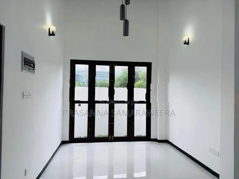 අලුතින් ඉදි වු නිවසක් විකිණීමට piliyandala