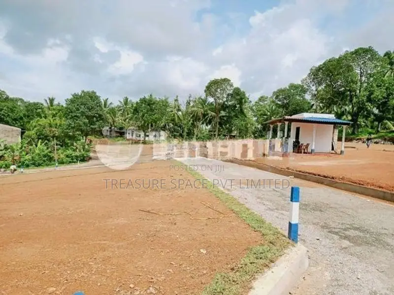 Land for sale at Homgama Pitipana