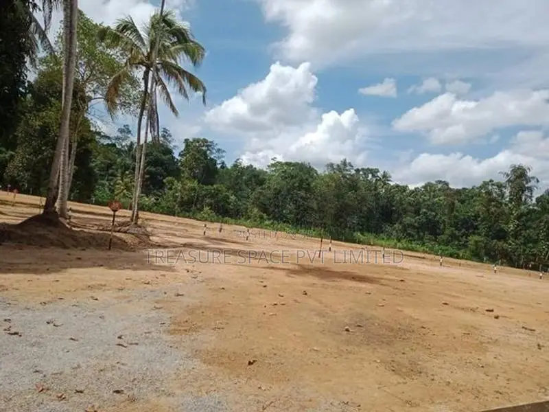 Land for Sale at Padukka