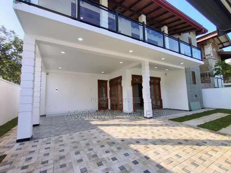 අලුතින්ම ඉදිකරන ලද වටිනා දෙමහල් නිවස මත්තෙගොඩ නගරයෙන් විකිනී(jAPwpnsbe