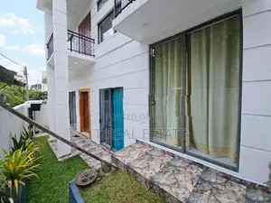 Luxury 3 Storey House for Sale in Kottawa