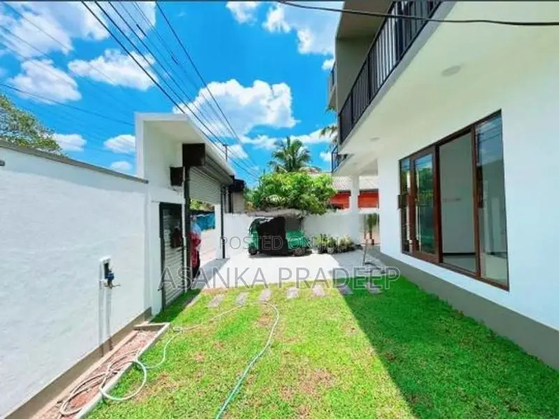 Brand New Two Storey House with 4 rooms for sale in Kottawa(nnnnn)