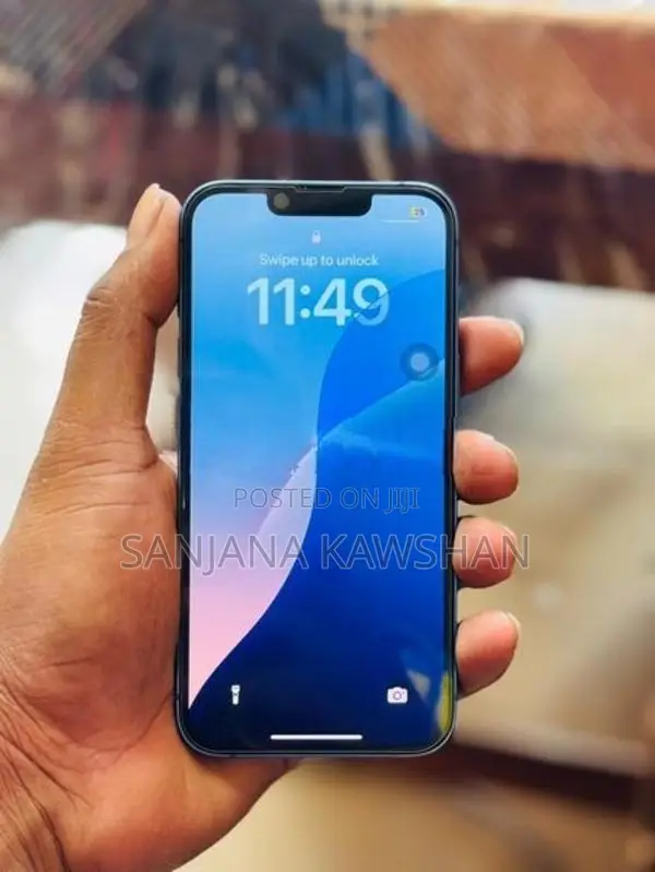 Apple iPhone 13 (Used)