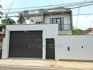B/new Luxury 3 Storey House for Sale in Kottawa