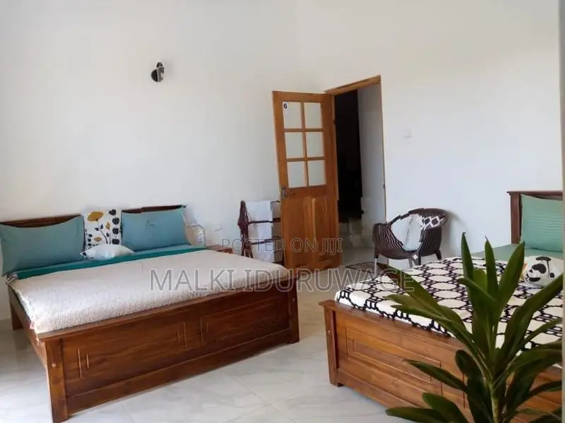 Luxurious Holiday Bungalow for Short Term Rent Nuwara Eliya