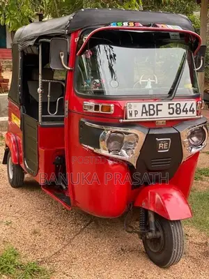 Bajaj RE 2015