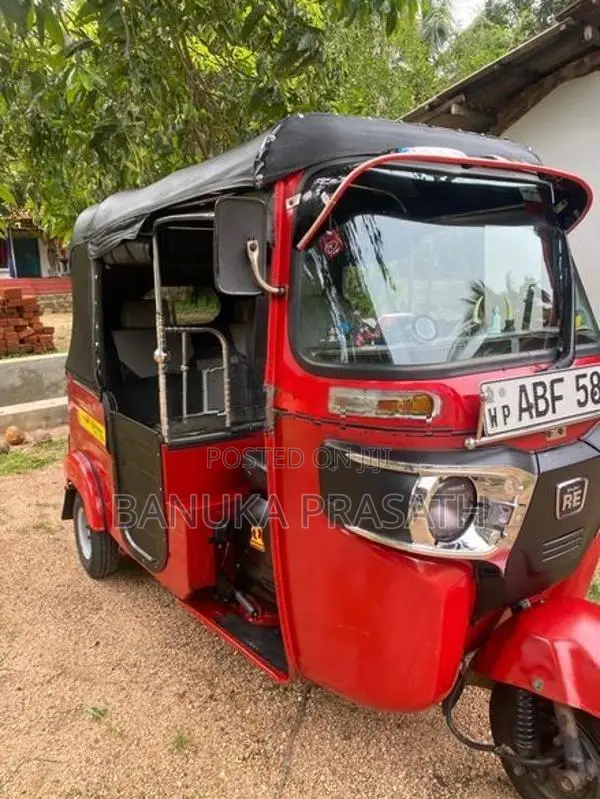 Bajaj RE 2015