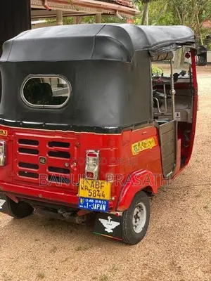 Bajaj RE 2015