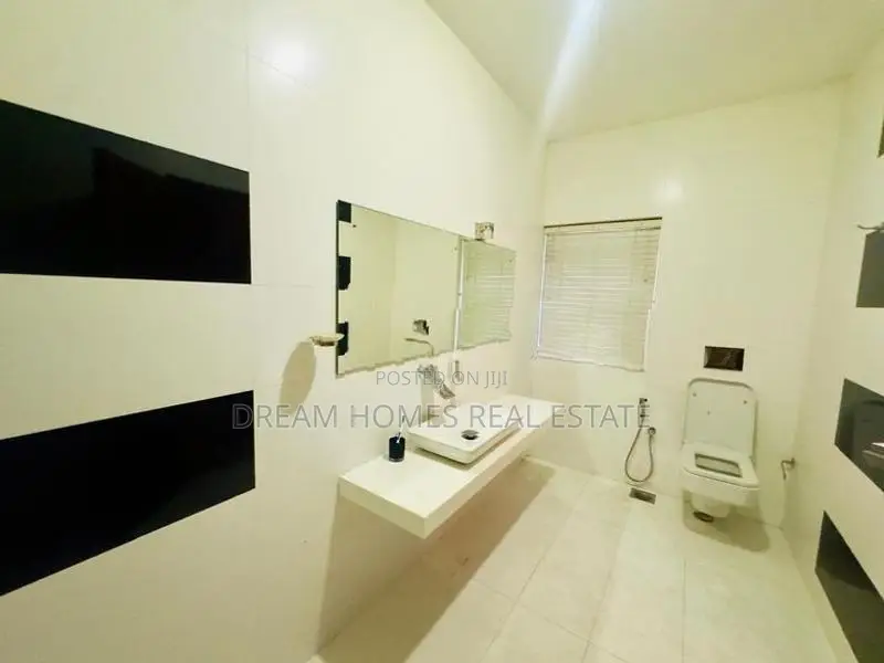 Spacious Luxury Home for Sale – Nawala Junction Area