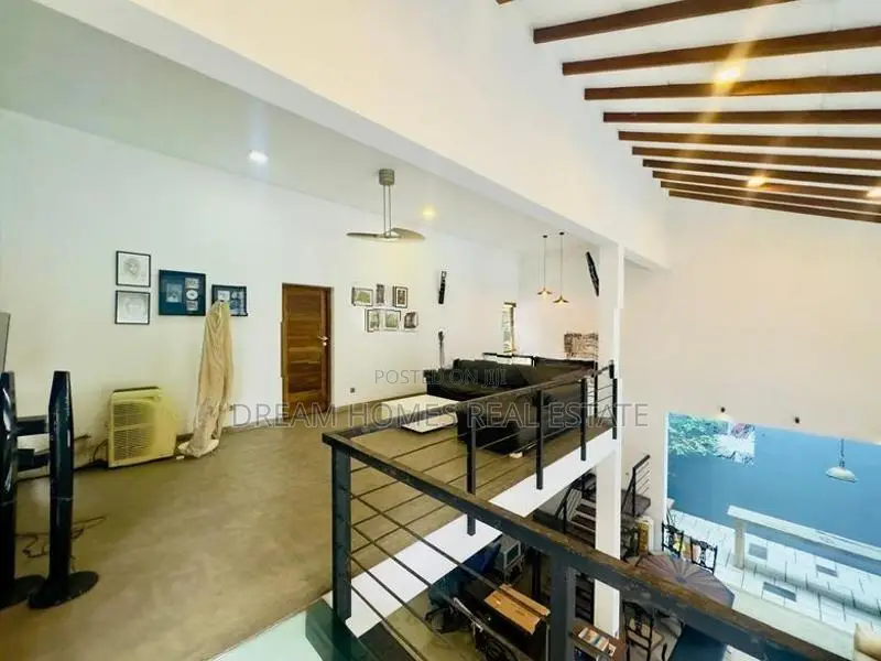 Spacious Luxury Home for Sale – Nawala Junction Area