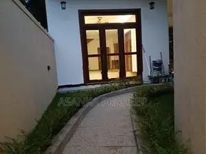 වෙල්‍යායකට මුහුන්ලා පිහිටි අලුතින්ම ඉදිකරන ලද දෙමහල් නිවස විකිනීමට(ap8
