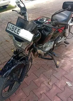 Bajaj V15 2016