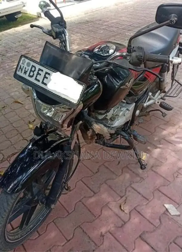 Bajaj V15 2016