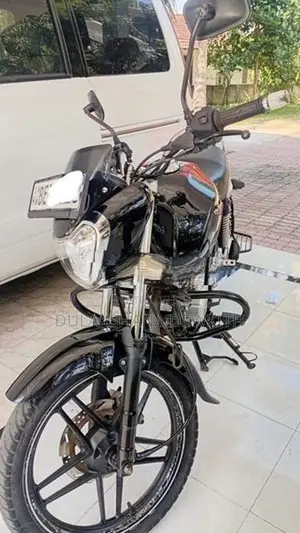 Bajaj V15 2016