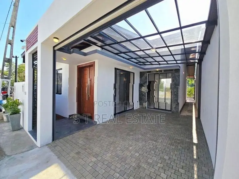 Paddy Field Facing Single Storey House for Sale in Athurugiriya