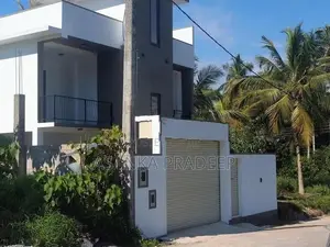 Brand New Two Storey House with rooftop and4 rooms for Sale In Kottawa