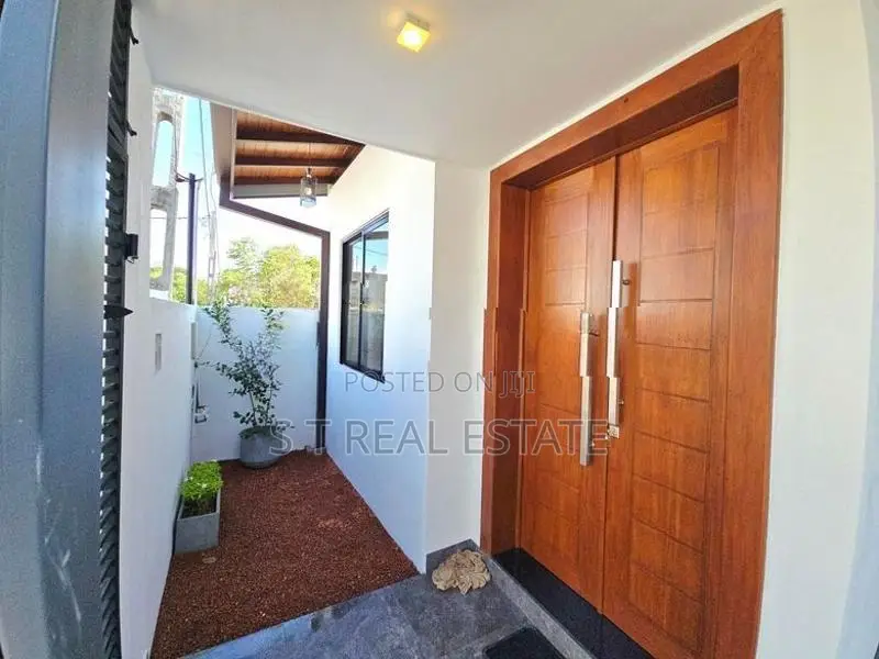 Paddy Field Facing Single Storey House for Sale in Athurugiriya