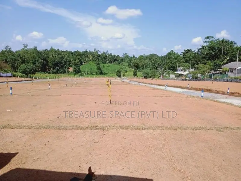 Land for Sale at Homagama Near Katuwana Road