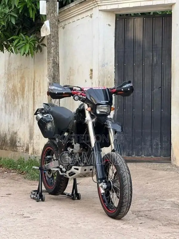 Kawasaki D Tracker 2006