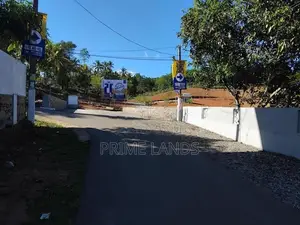 නේවාසික බිම් කොටස් කලුතර