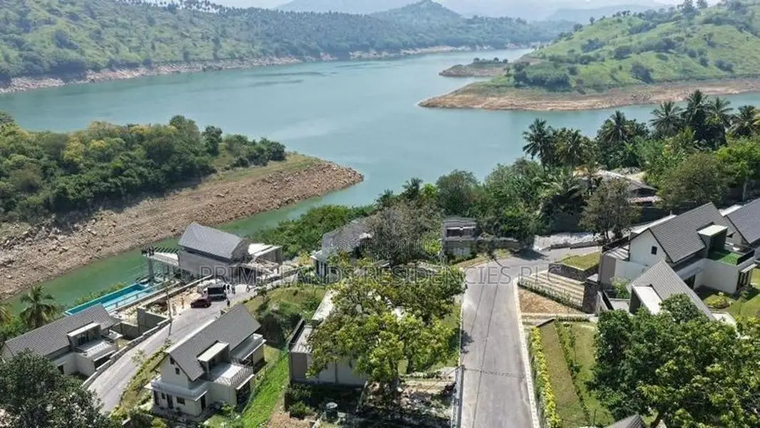 Luxury villas for sale in Digana
