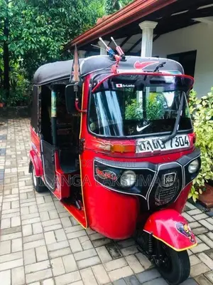 Bajaj RE 2015