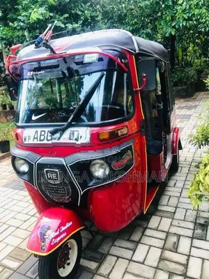 Bajaj RE 2015
