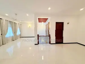 Battaramulla Lake Road 4 BR Brand New Luxury's House for Sale