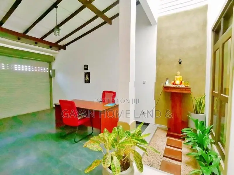 Well Used Beautiful Single Storey House For Sale In Piliyandala