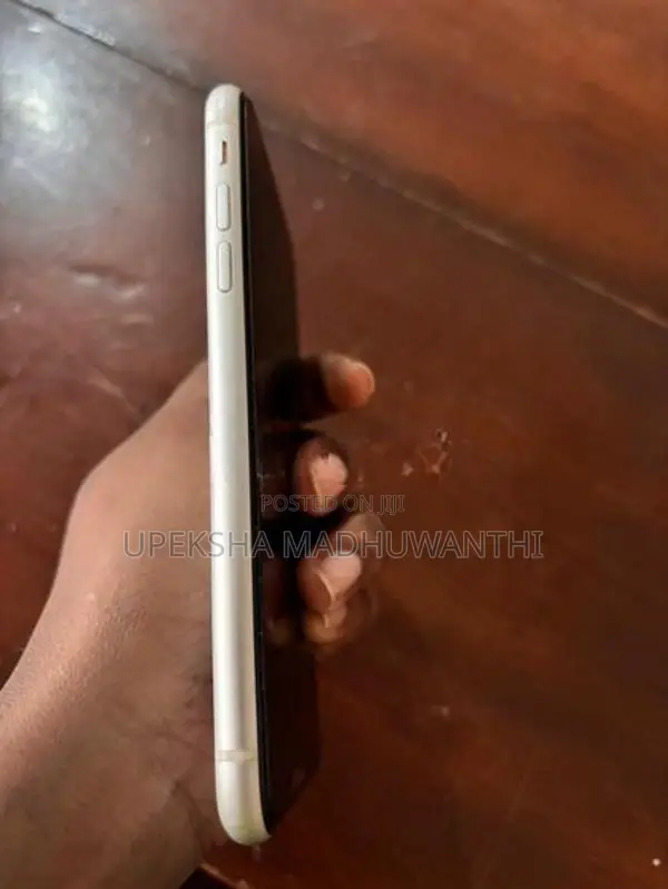 Apple iPhone 11 (Used)