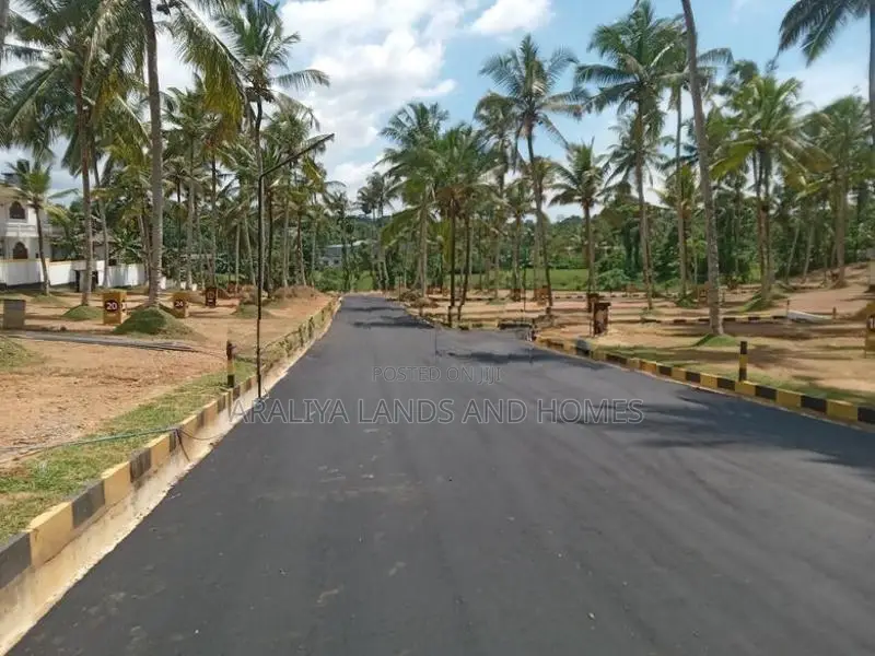 Homagama Main Road Facing Lands for Sale
