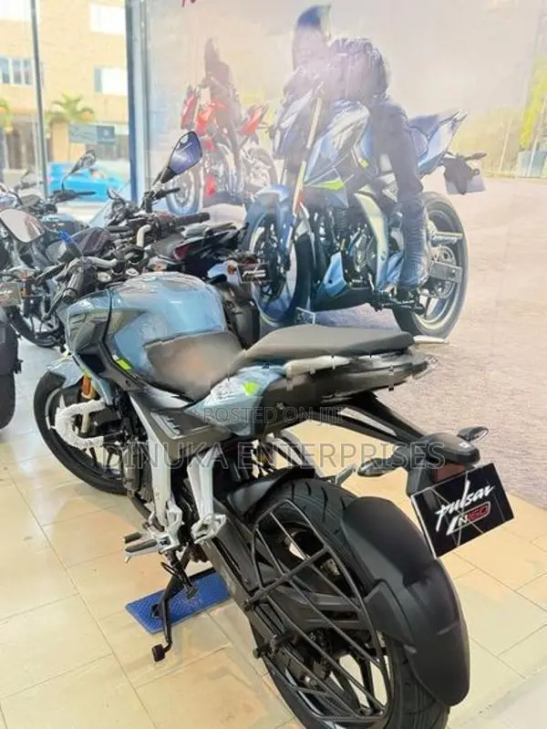 Bajaj Pulsar N160 Premium 2026