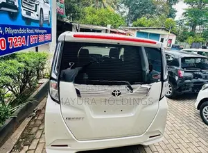 Toyota Roomy G Custom 2024
