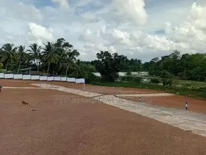 බන්ඩාරගම උයන්වත්ත වැවට මුහුණලා මන්ස්කාන්ත බිම්කොටස්