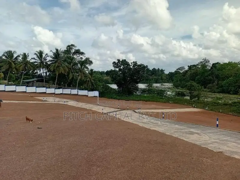 බන්ඩාරගම උයන්වත්ත වැවට මුහුණලා මන්ස්කාන්ත බිම්කොටස්