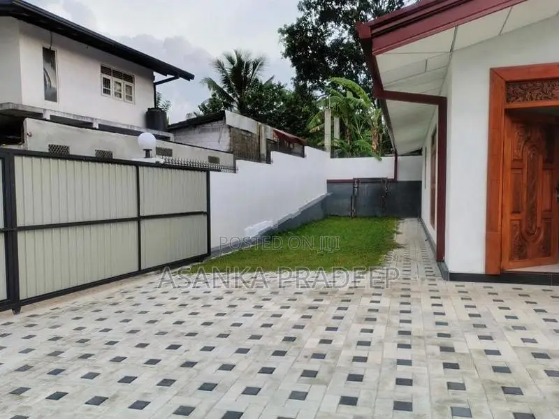 පර්චස් 10ක අලුතෙන්ම ඉදිකරන වටිනා තනිමහල් නිවස විකිනීමට(0997 to o9l)