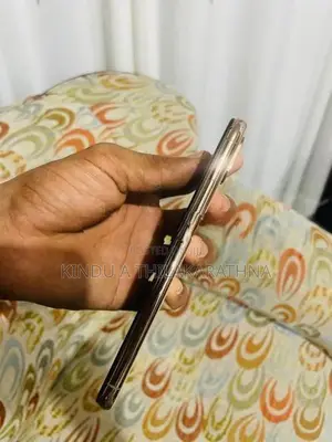 Apple iPhone XS (Used)